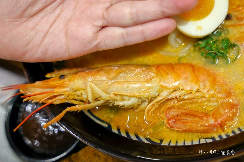 新北市三重區新北超人氣鍋燒麵新推出，炙燒叉燒肉量豐富滿足，深夜食堂宵夜選擇推薦！