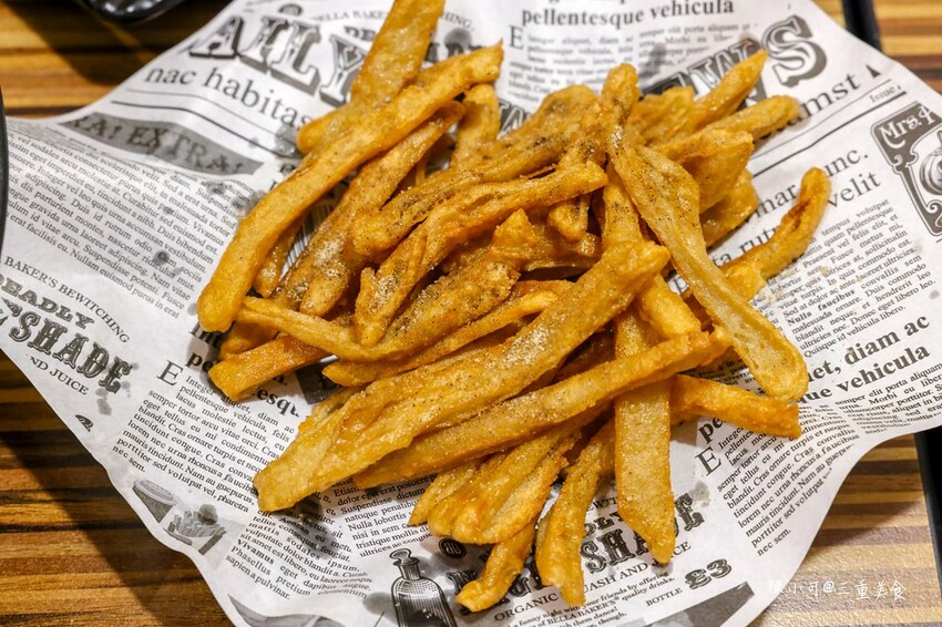 新北市三重區新北超人氣鍋燒麵新推出，炙燒叉燒肉量豐富滿足，深夜食堂宵夜選擇推薦！