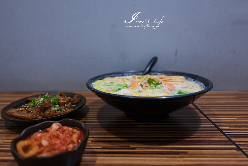 口味超讚的鍋燒專賣店，週年慶活動開跑！滿額送小菜、豬肉片加點增量60%，牛奶系列加購飲料只要一枚10元銅板 @Irene's 食旅．時旅