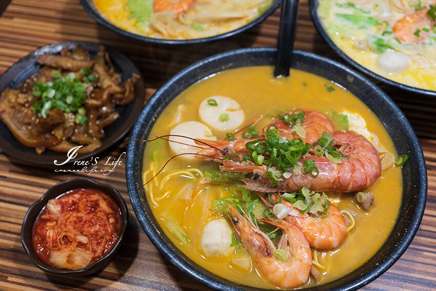 口味超讚的鍋燒專賣店，週年慶活動開跑！滿額送小菜、豬肉片加點增量60%，牛奶系列加購飲料只要一枚10元銅板 @Irene's 食旅．時旅