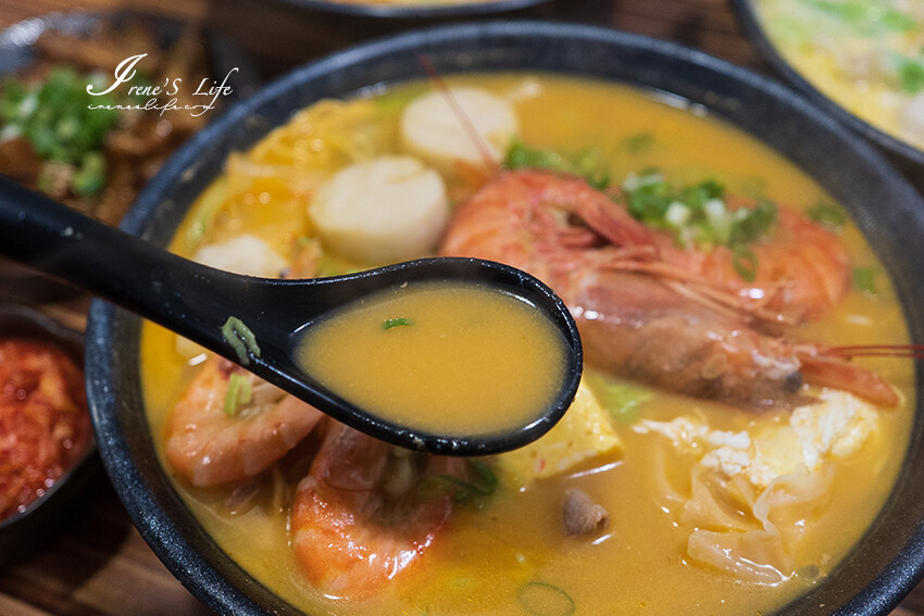 口味超讚的鍋燒專賣店，週年慶活動開跑！滿額送小菜、豬肉片加點增量60%，牛奶系列加購飲料只要一枚10元銅板 @Irene's 食旅．時旅