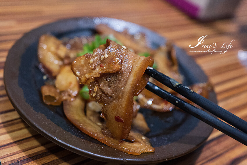 口味超讚的鍋燒專賣店，週年慶活動開跑！滿額送小菜、豬肉片加點增量60%，牛奶系列加購飲料只要一枚10元銅板 @Irene's 食旅．時旅