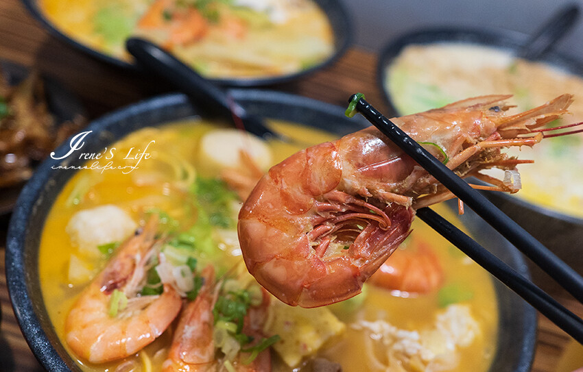 口味超讚的鍋燒專賣店，週年慶活動開跑！滿額送小菜、豬肉片加點增量60%，牛奶系列加購飲料只要一枚10元銅板 @Irene's 食旅．時旅