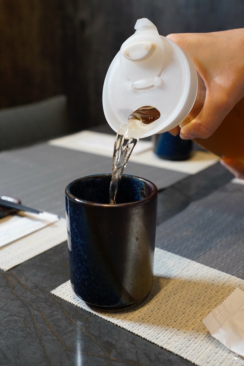 基隆市信義區賞鮨手作料理店 1580元套餐享受龍蝦、和牛、海膽等13道料理,基隆高CP值日本料理聚餐首選!