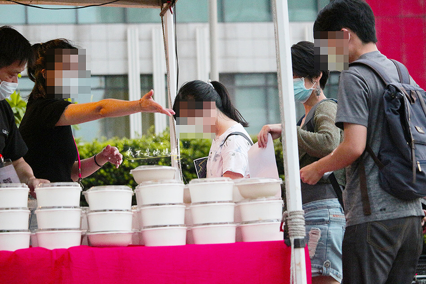 窩客島,信義誠品,電影控,基因改造食物,基改,賀端華教授,露天電影院,露天咖啡廳,信義區絕美屋頂影院,誠品信義空中花園,Skyline Film