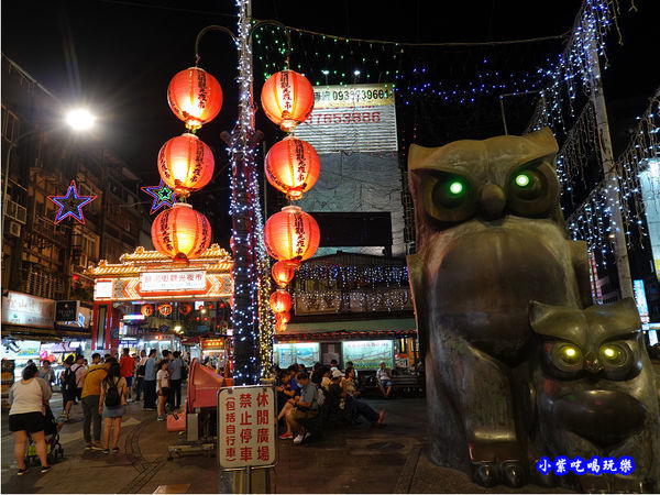 靠近八德立體停車場-塔悠路饒河街夜市牌樓 (2).jpg