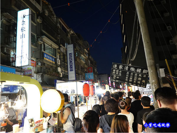 饒河街觀光夜市人潮.jpg