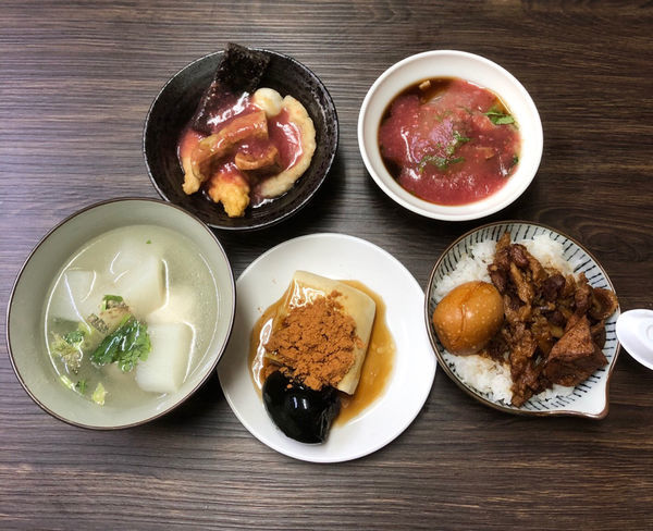 [ 中壢龍岡美食 ]賴桑滷肉飯/肉圓/甜不辣/大骨湯品/各式小菜/美味傳統小吃好滋味