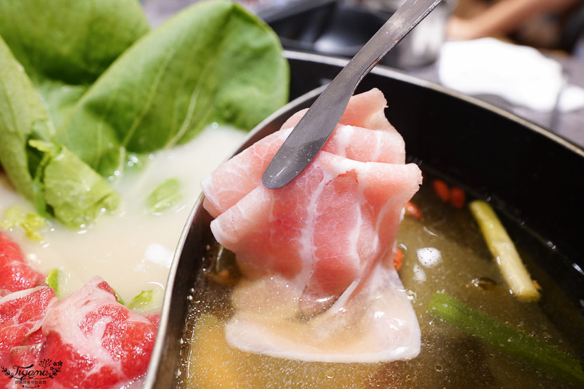 澎湖吃到飽餐廳就是狂!!新巴適經典麻辣鍋,高級肉品、眾多海鮮任你選,單點式火鍋吃到飽! @緹雅瑪 美食旅遊趣 澎湖吃到飽餐廳就是狂!!新巴適經典麻辣鍋,高級肉品、眾多海鮮任你選,單點式火鍋吃到飽! @緹雅瑪 美食旅遊趣