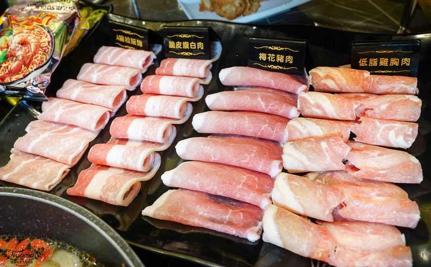 澎湖吃到飽餐廳就是狂!!新巴適經典麻辣鍋,高級肉品、眾多海鮮任你選,單點式火鍋吃到飽! @緹雅瑪 美食旅遊趣 澎湖吃到飽餐廳就是狂!!新巴適經典麻辣鍋,高級肉品、眾多海鮮任你選,單點式火鍋吃到飽! @緹雅瑪 美食旅遊趣