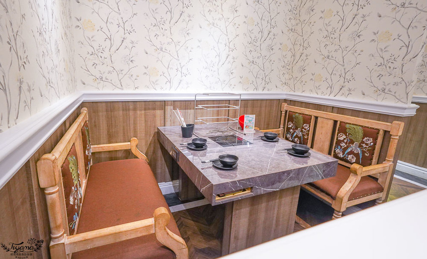 澎湖吃到飽餐廳就是狂!!新巴適經典麻辣鍋,高級肉品、眾多海鮮任你選,單點式火鍋吃到飽! @緹雅瑪 美食旅遊趣 澎湖吃到飽餐廳就是狂!!新巴適經典麻辣鍋,高級肉品、眾多海鮮任你選,單點式火鍋吃到飽! @緹雅瑪 美食旅遊趣