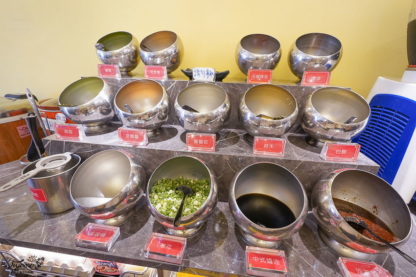 澎湖吃到飽餐廳就是狂!!新巴適經典麻辣鍋,高級肉品、眾多海鮮任你選,單點式火鍋吃到飽! @緹雅瑪 美食旅遊趣 澎湖吃到飽餐廳就是狂!!新巴適經典麻辣鍋,高級肉品、眾多海鮮任你選,單點式火鍋吃到飽! @緹雅瑪 美食旅遊趣