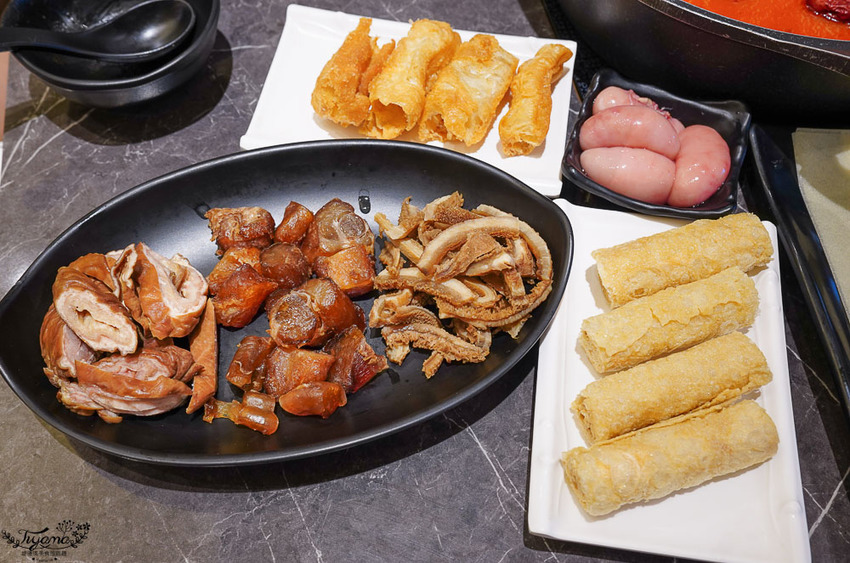 澎湖吃到飽餐廳就是狂!!新巴適經典麻辣鍋,高級肉品、眾多海鮮任你選,單點式火鍋吃到飽! @緹雅瑪 美食旅遊趣 澎湖吃到飽餐廳就是狂!!新巴適經典麻辣鍋,高級肉品、眾多海鮮任你選,單點式火鍋吃到飽! @緹雅瑪 美食旅遊趣