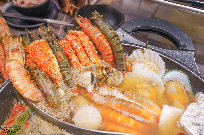 澎湖吃到飽餐廳就是狂!!新巴適經典麻辣鍋,高級肉品、眾多海鮮任你選,單點式火鍋吃到飽! @緹雅瑪 美食旅遊趣 澎湖吃到飽餐廳就是狂!!新巴適經典麻辣鍋,高級肉品、眾多海鮮任你選,單點式火鍋吃到飽! @緹雅瑪 美食旅遊趣