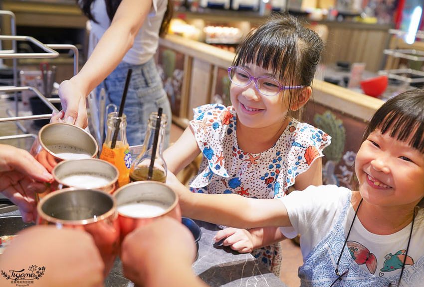 澎湖吃到飽餐廳就是狂!!新巴適經典麻辣鍋,高級肉品、眾多海鮮任你選,單點式火鍋吃到飽! @緹雅瑪 美食旅遊趣 澎湖吃到飽餐廳就是狂!!新巴適經典麻辣鍋,高級肉品、眾多海鮮任你選,單點式火鍋吃到飽! @緹雅瑪 美食旅遊趣