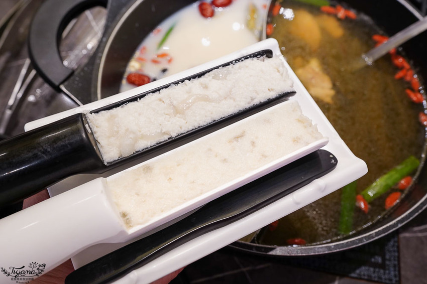 澎湖吃到飽餐廳就是狂!!新巴適經典麻辣鍋,高級肉品、眾多海鮮任你選,單點式火鍋吃到飽! @緹雅瑪 美食旅遊趣 澎湖吃到飽餐廳就是狂!!新巴適經典麻辣鍋,高級肉品、眾多海鮮任你選,單點式火鍋吃到飽! @緹雅瑪 美食旅遊趣