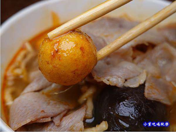 麻辣桂冠魚蛋-3鼎紅祖傳麻辣鴨血臭豆腐 (1).jpg