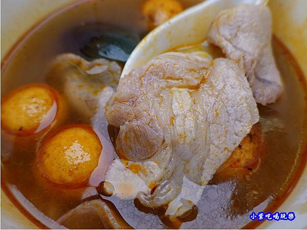 豬仔片片去-3鼎紅祖傳麻辣鴨血臭豆腐 (2).jpg