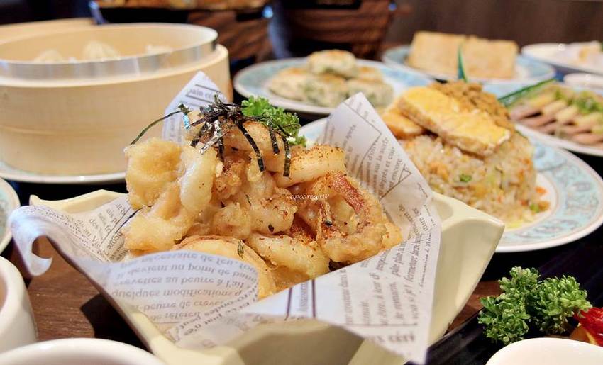 解憂雜貨食堂｜在和洋古董文物間享用新台菜飲茶，單點78元起，套餐免服務費還送茶飲無限暢飲，台中三井裡的昭和年代老時光 - 蘋果話日常