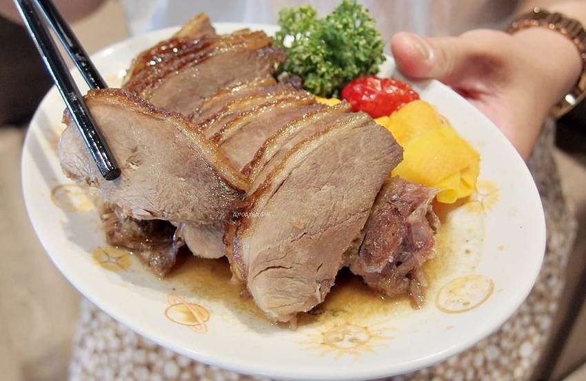 解憂雜貨食堂｜在和洋古董文物間享用新台菜飲茶，單點78元起，套餐免服務費還送茶飲無限暢飲，台中三井裡的昭和年代老時光 - 蘋果話日常