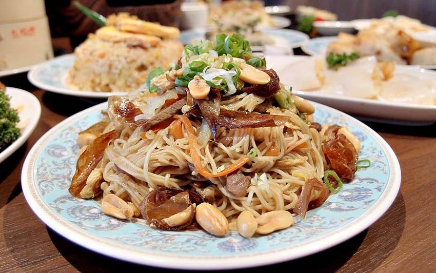 解憂雜貨食堂｜在和洋古董文物間享用新台菜飲茶，單點78元起，套餐免服務費還送茶飲無限暢飲，台中三井裡的昭和年代老時光 - 蘋果話日常