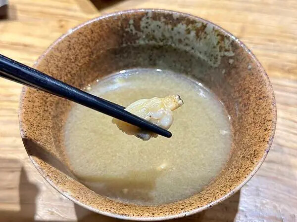 信義區隱藏版「曹料理」無菜單日料！海膽、龍蝦、和牛一次滿足。