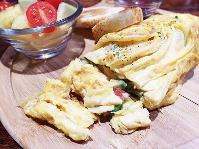 【台北松山】平價早午餐推薦︰Mamas鐵鍋早午餐，菜單推薦、必吃料理三明治、瑪芬、捲餅、烘蛋等，捷運小巨蛋必吃早午餐