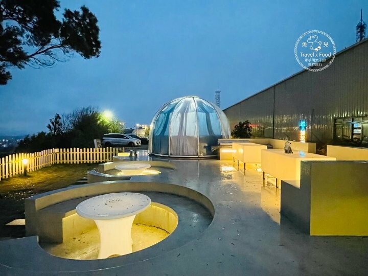 龍潭貓禾咖啡|乳姑山上的百萬夜景,有貓陪伴的不限時景觀餐廳 - 魚兒 x 牽手明太子的「視」界旅行