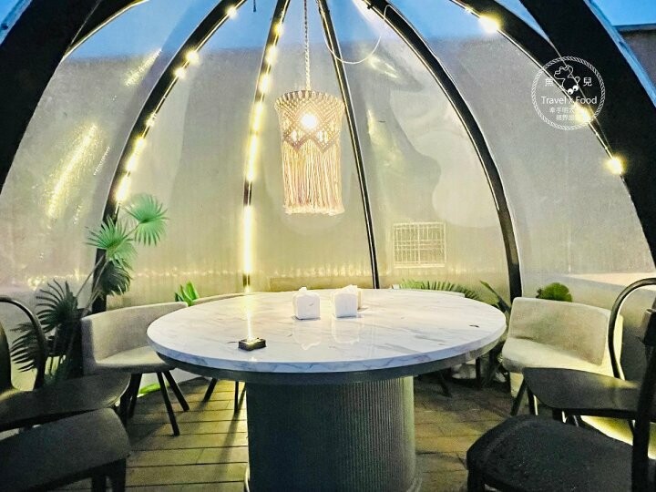 龍潭貓禾咖啡|乳姑山上的百萬夜景,有貓陪伴的不限時景觀餐廳 - 魚兒 x 牽手明太子的「視」界旅行