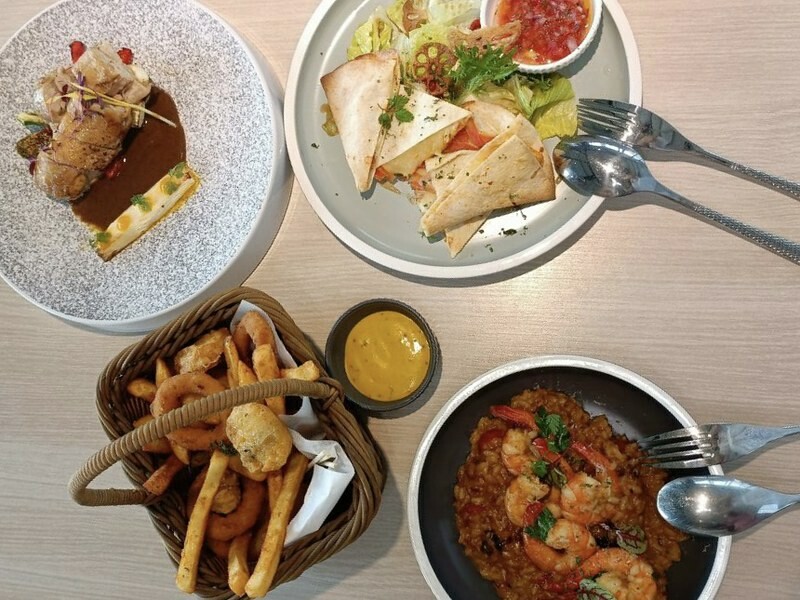 網美必去桃園景觀餐廳推薦 貓禾咖啡廳/親子咖啡廳/寵物友善空間 有療癒貓咪跟好拍照的空間!! 還有超好吃的美食!! 真的是私藏名單拉~~