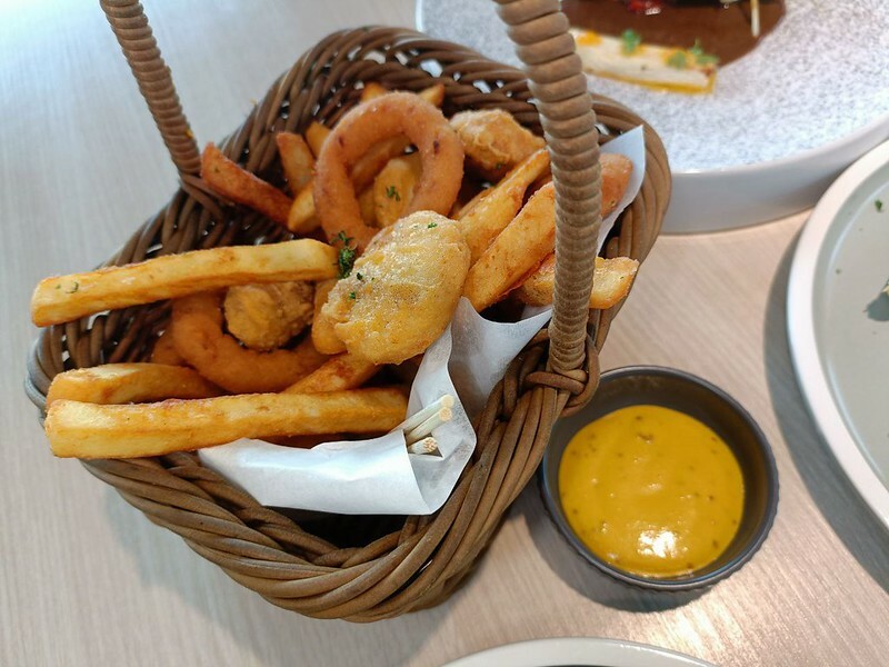 網美必去桃園景觀餐廳推薦 貓禾咖啡廳/親子咖啡廳/寵物友善空間 有療癒貓咪跟好拍照的空間!! 還有超好吃的美食!! 真的是私藏名單拉~~