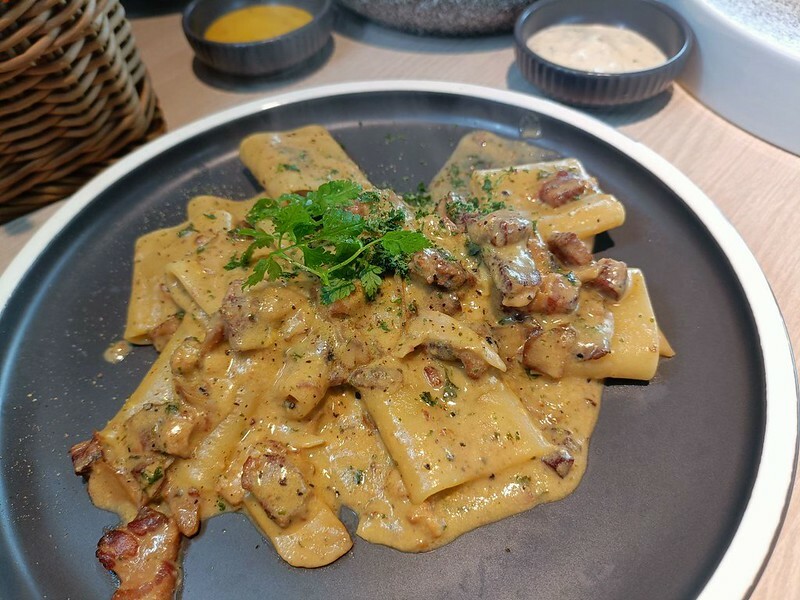 網美必去桃園景觀餐廳推薦 貓禾咖啡廳/親子咖啡廳/寵物友善空間 有療癒貓咪跟好拍照的空間!! 還有超好吃的美食!! 真的是私藏名單拉~~