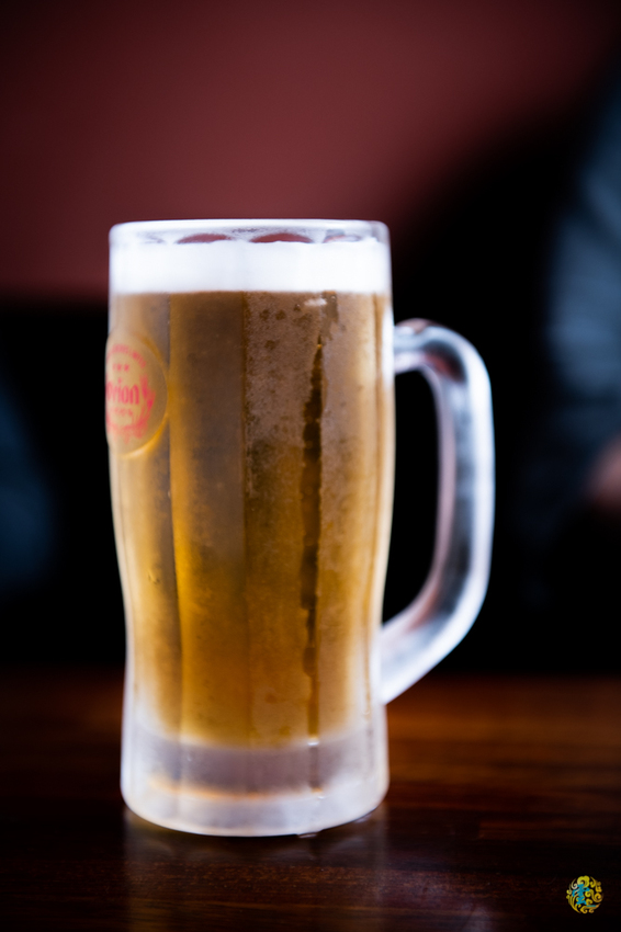 假日人氣滿滿的燒烤居酒屋，晚來就沒位置囉~