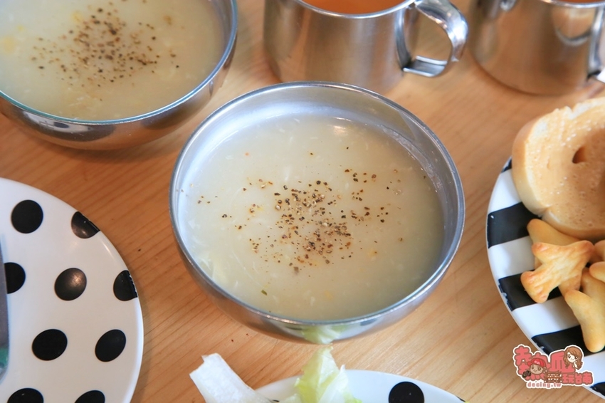 【台南美食】肉食怪的最愛!加飯加麵不用錢,還有泰式珍奶自助吧吃到飽:19House炙燒牛排 - 熱血玩台南。跳躍新世界