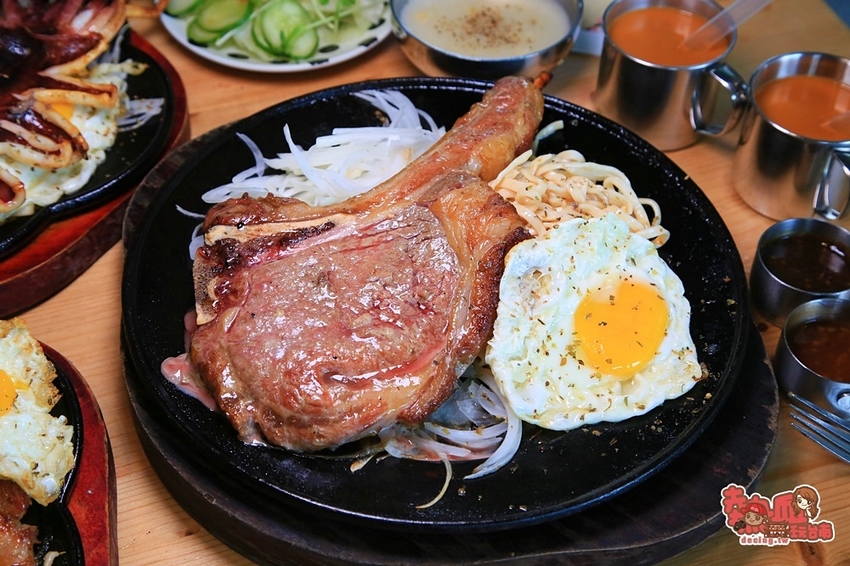 【台南美食】肉食怪的最愛!加飯加麵不用錢,還有泰式珍奶自助吧吃到飽:19House炙燒牛排 - 熱血玩台南。跳躍新世界