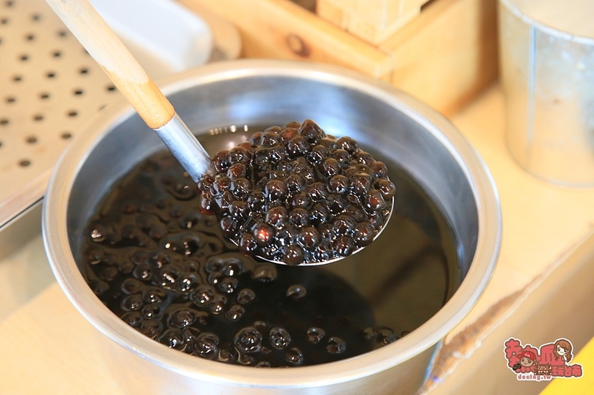 【台南美食】肉食怪的最愛!加飯加麵不用錢,還有泰式珍奶自助吧吃到飽:19House炙燒牛排 - 熱血玩台南。跳躍新世界