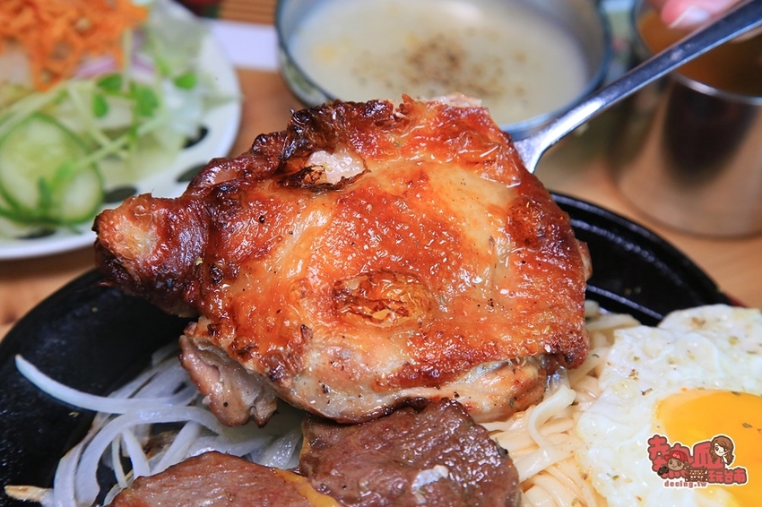 【台南美食】肉食怪的最愛!加飯加麵不用錢,還有泰式珍奶自助吧吃到飽:19House炙燒牛排 - 熱血玩台南。跳躍新世界