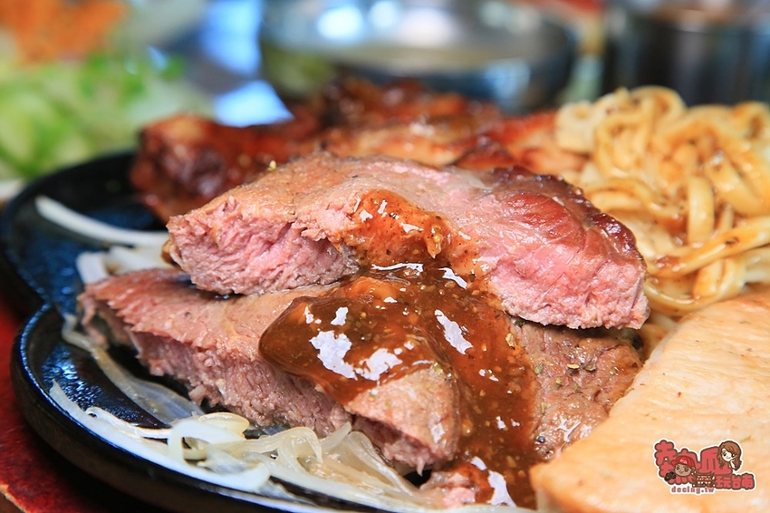 【台南美食】肉食怪的最愛!加飯加麵不用錢,還有泰式珍奶自助吧吃到飽:19House炙燒牛排 - 熱血玩台南。跳躍新世界
