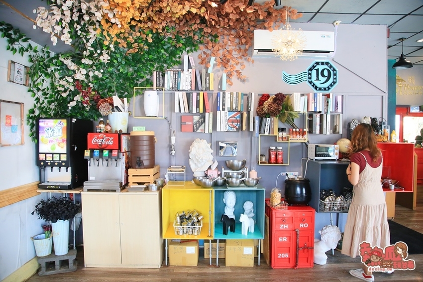 【台南美食】肉食怪的最愛!加飯加麵不用錢,還有泰式珍奶自助吧吃到飽:19House炙燒牛排 - 熱血玩台南。跳躍新世界