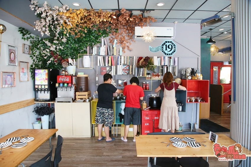 【台南美食】肉食怪的最愛!加飯加麵不用錢,還有泰式珍奶自助吧吃到飽:19House炙燒牛排 - 熱血玩台南。跳躍新世界