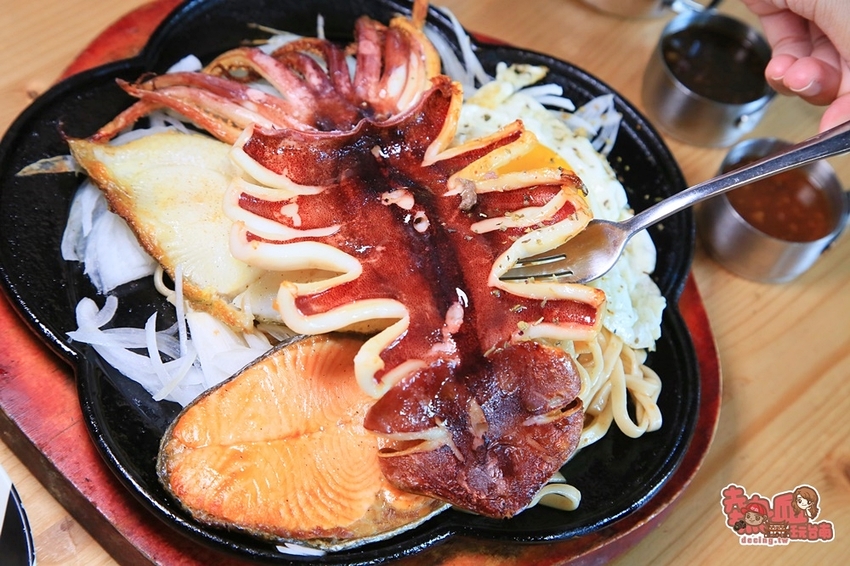 【台南美食】肉食怪的最愛!加飯加麵不用錢,還有泰式珍奶自助吧吃到飽:19House炙燒牛排 - 熱血玩台南。跳躍新世界