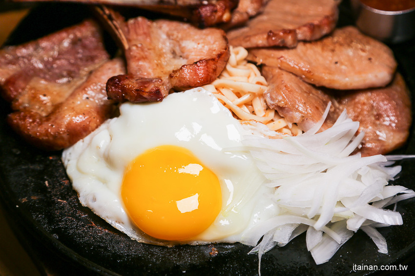 台南超人氣大份量平價牛排店!「19House炙燒牛排仁德店」加麵加飯不加價、超多主餐可選擇、歡樂吧無限! - 台南好Food遊