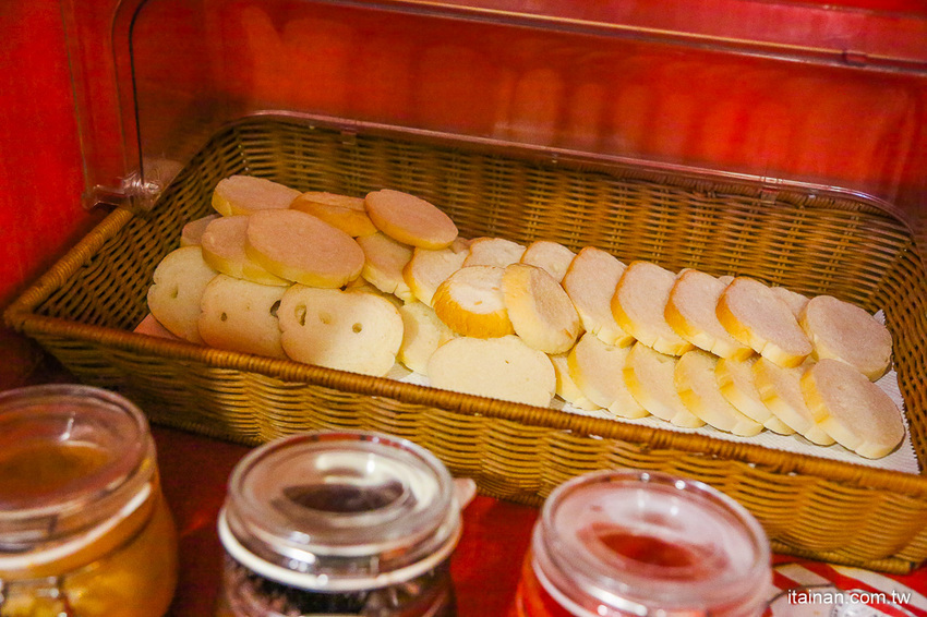 台南超人氣大份量平價牛排店!「19House炙燒牛排仁德店」加麵加飯不加價、超多主餐可選擇、歡樂吧無限! - 台南好Food遊