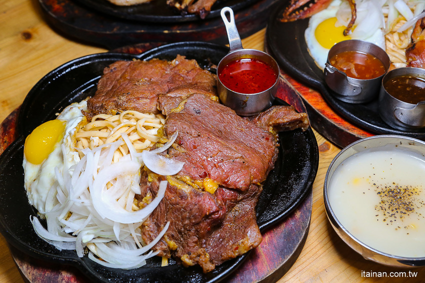 台南超人氣大份量平價牛排店!「19House炙燒牛排仁德店」加麵加飯不加價、超多主餐可選擇、歡樂吧無限! - 台南好Food遊