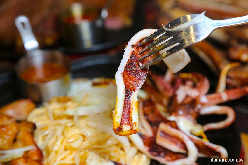 台南超人氣大份量平價牛排店!「19House炙燒牛排仁德店」加麵加飯不加價、超多主餐可選擇、歡樂吧無限! - 台南好Food遊