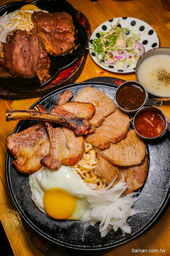 台南超人氣大份量平價牛排店!「19House炙燒牛排仁德店」加麵加飯不加價、超多主餐可選擇、歡樂吧無限! - 台南好Food遊