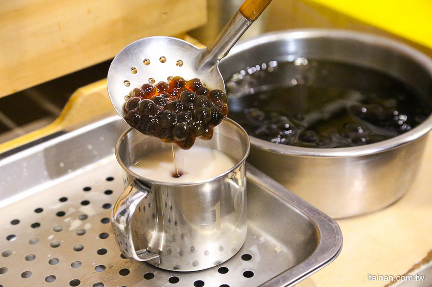 台南超人氣大份量平價牛排店!「19House炙燒牛排仁德店」加麵加飯不加價、超多主餐可選擇、歡樂吧無限! - 台南好Food遊