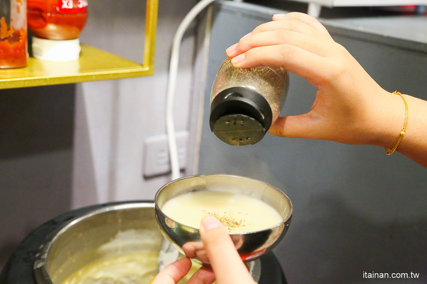 台南超人氣大份量平價牛排店!「19House炙燒牛排仁德店」加麵加飯不加價、超多主餐可選擇、歡樂吧無限! - 台南好Food遊