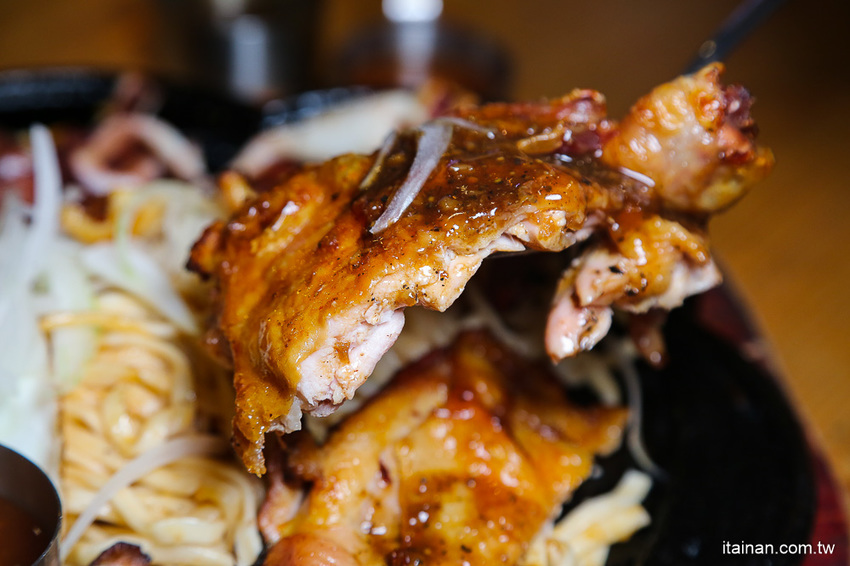 台南超人氣大份量平價牛排店!「19House炙燒牛排仁德店」加麵加飯不加價、超多主餐可選擇、歡樂吧無限! - 台南好Food遊