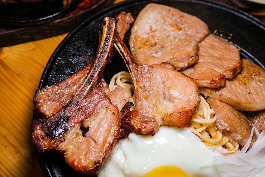 台南超人氣大份量平價牛排店!「19House炙燒牛排仁德店」加麵加飯不加價、超多主餐可選擇、歡樂吧無限! - 台南好Food遊